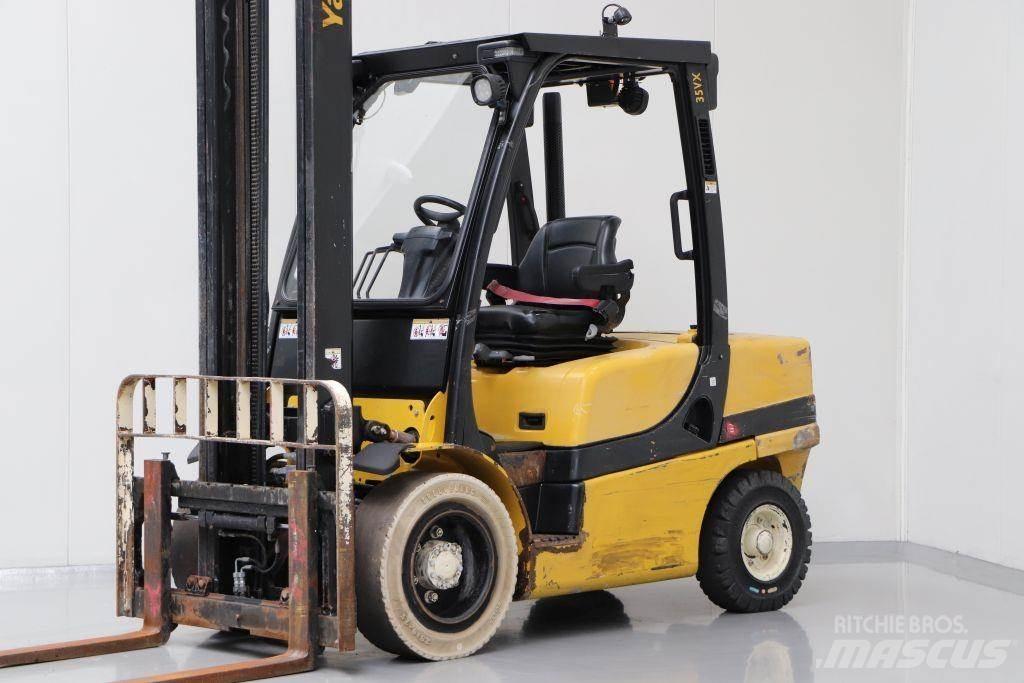 Yale GDP35VX Дизелови камиони