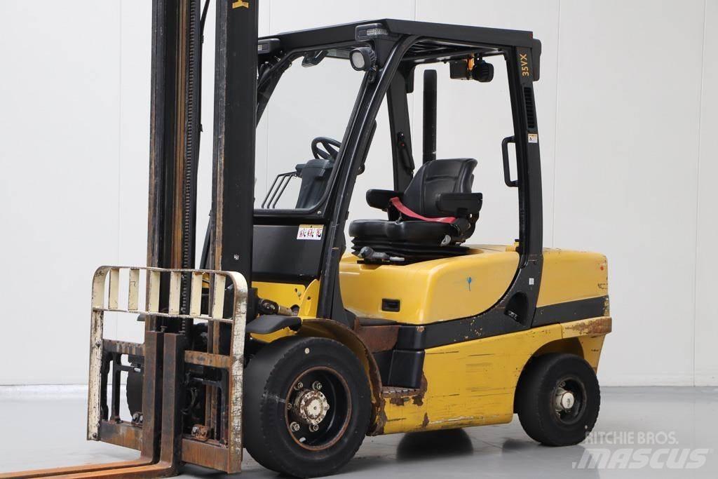 Yale GDP35VX Дизелови камиони