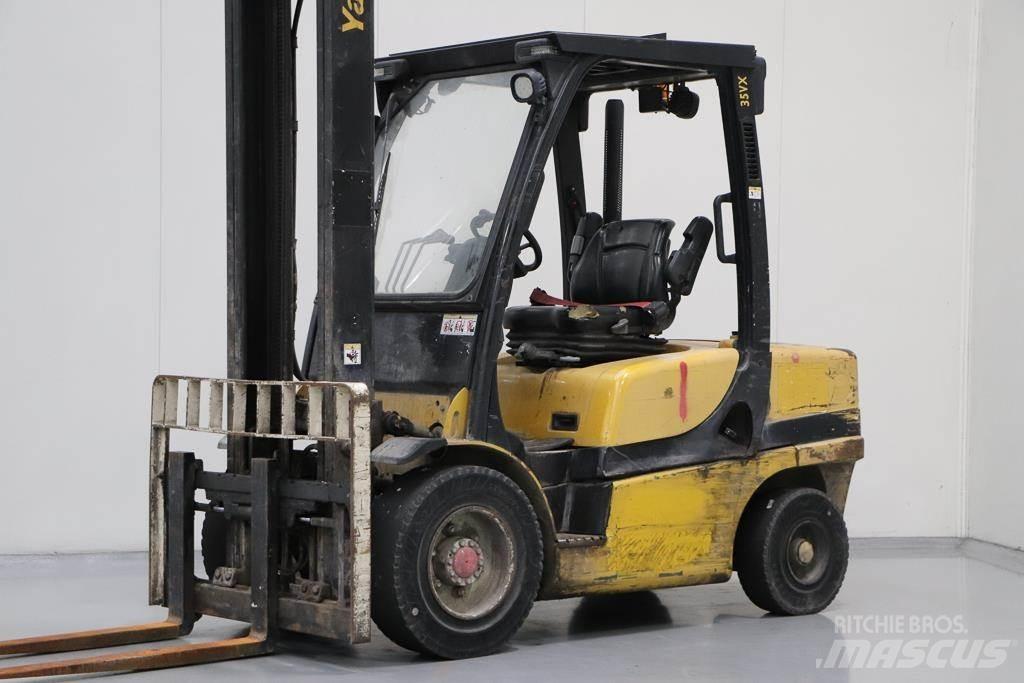 Yale GDP35VX Дизелови камиони