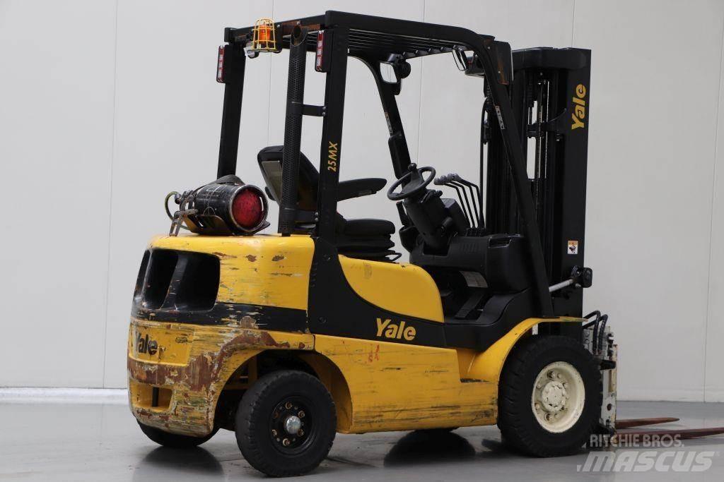 Yale GLP25MX Камиони с АГУ