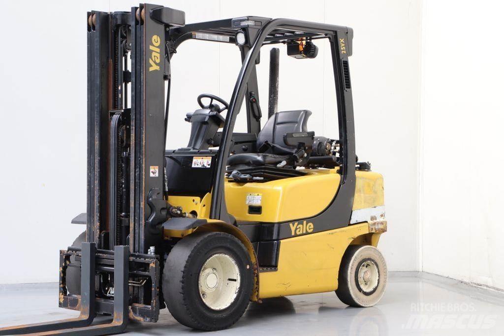 Yale GLP25VX Камиони с АГУ