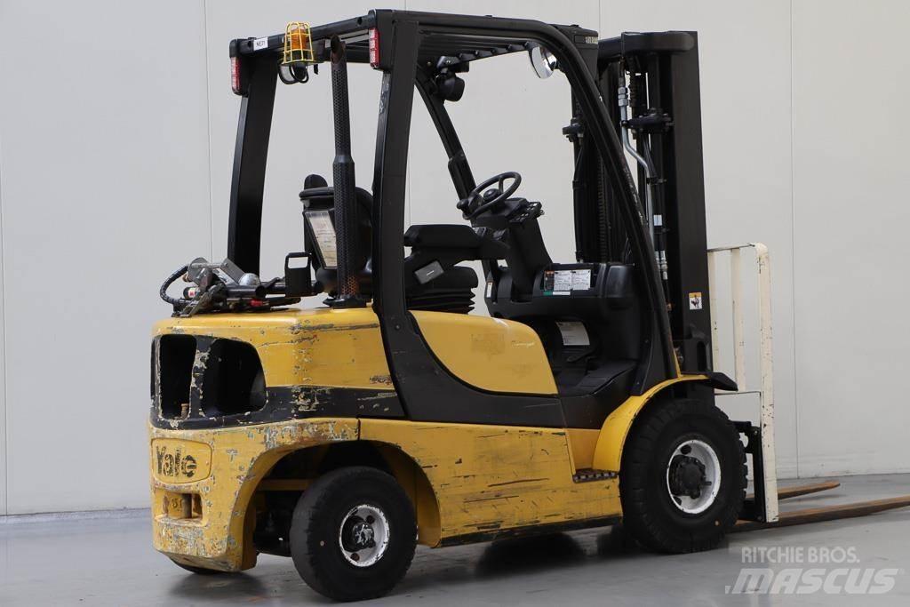 Yale GLP25VX Камиони с АГУ