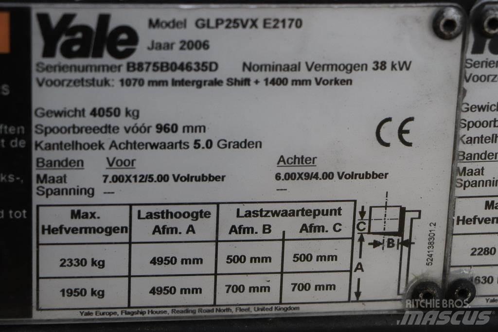 Yale GLP25VX Камиони с АГУ