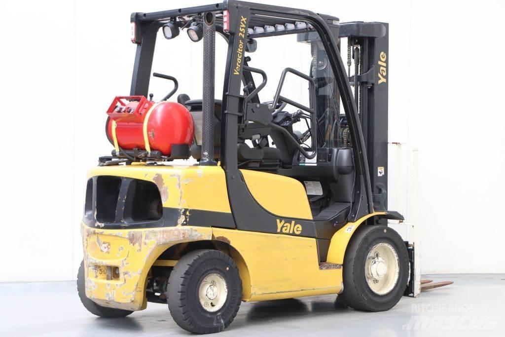 Yale GLP25VX Камиони с АГУ