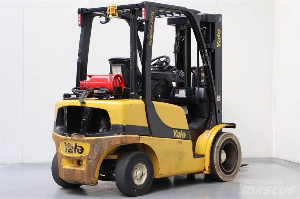 Yale GLP25VX Камиони с АГУ