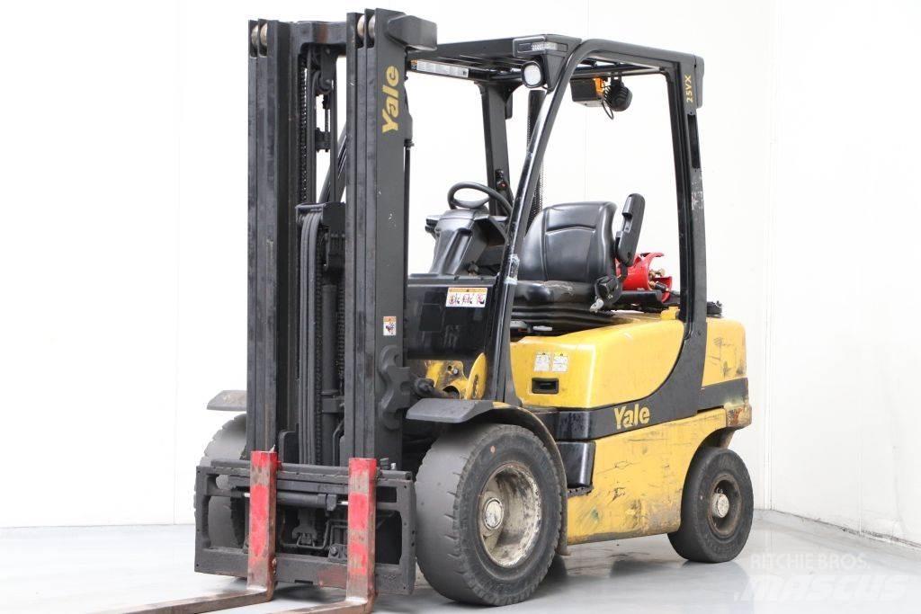 Yale GLP25VX Камиони с АГУ