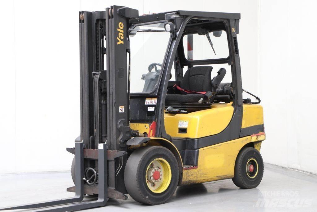Yale GLP30VX Камиони с АГУ