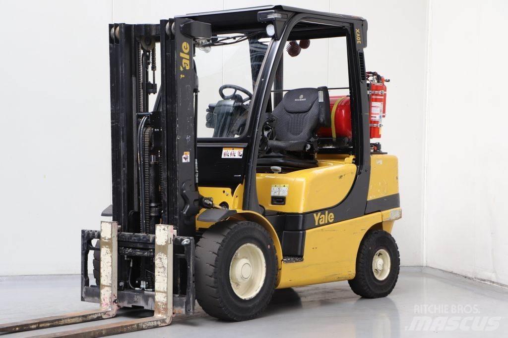 Yale GLP30VX Камиони с АГУ