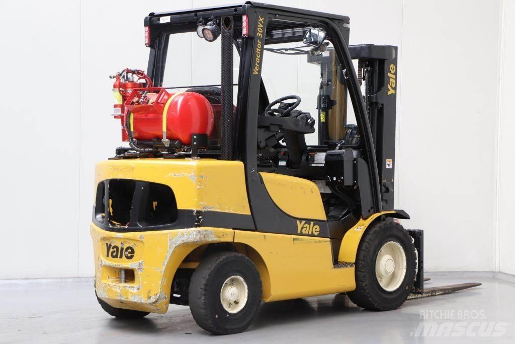 Yale GLP30VX Камиони с АГУ