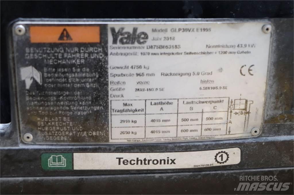 Yale GLP30VX Камиони с АГУ