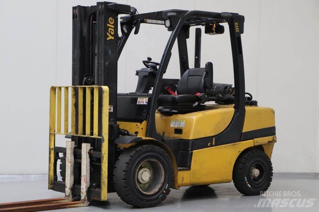Yale GLP35VX Камиони с АГУ