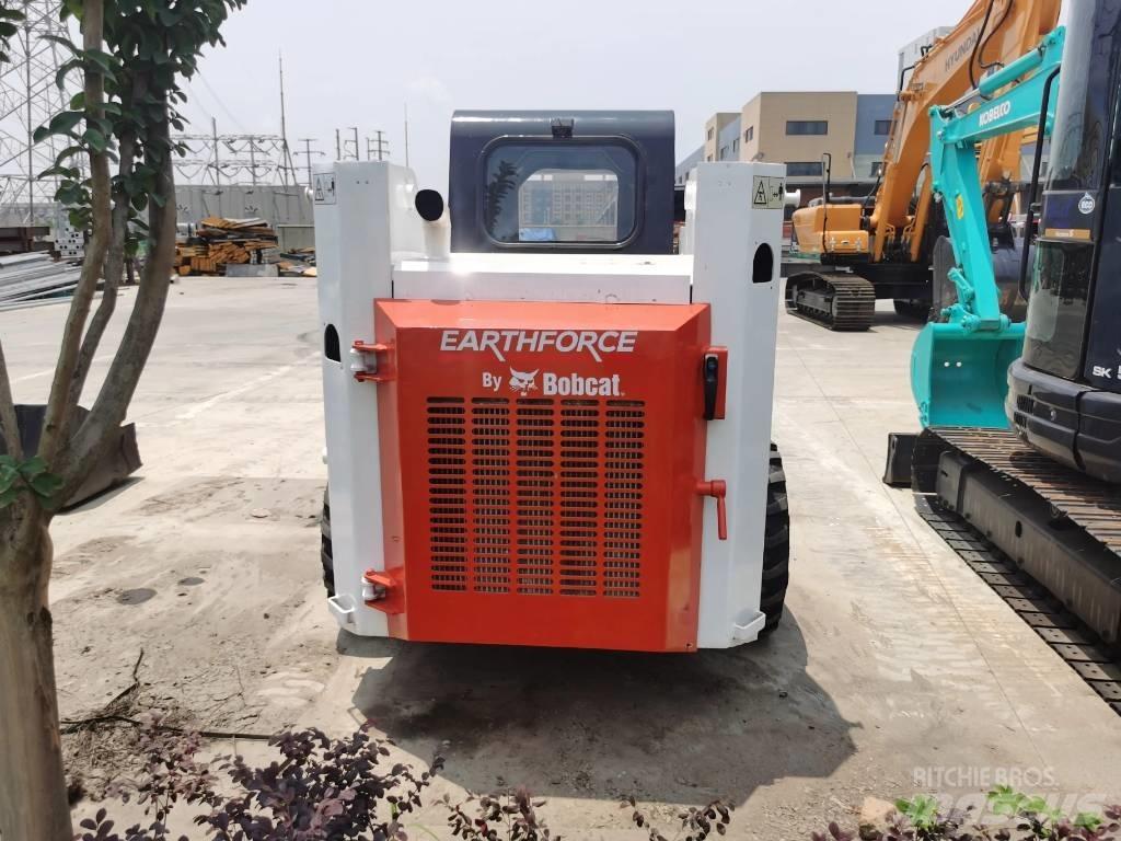 Bobcat S 130 Мини товарачи
