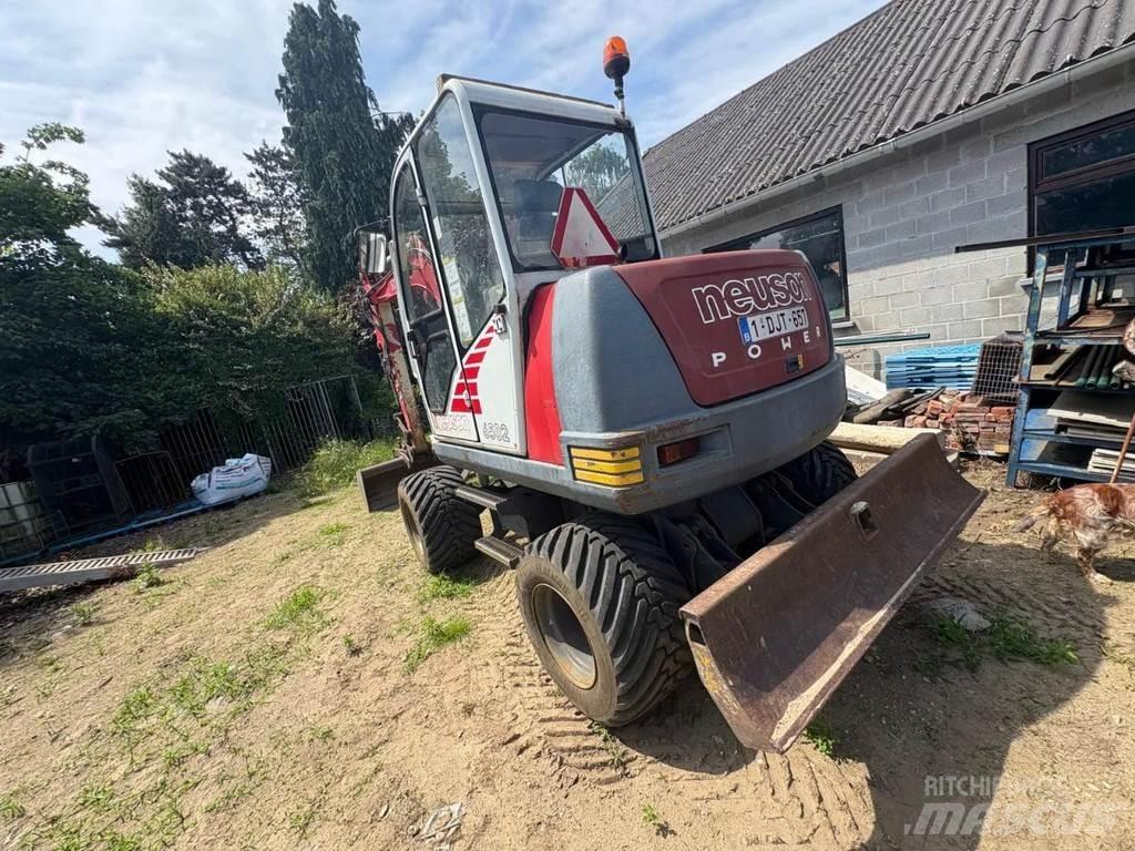 Neuson 6502WD Колесни екскаватори
