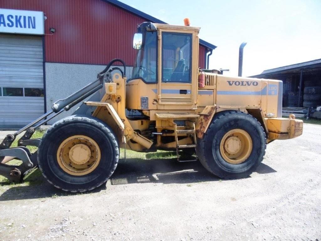 Volvo L90B Колесни товарачи