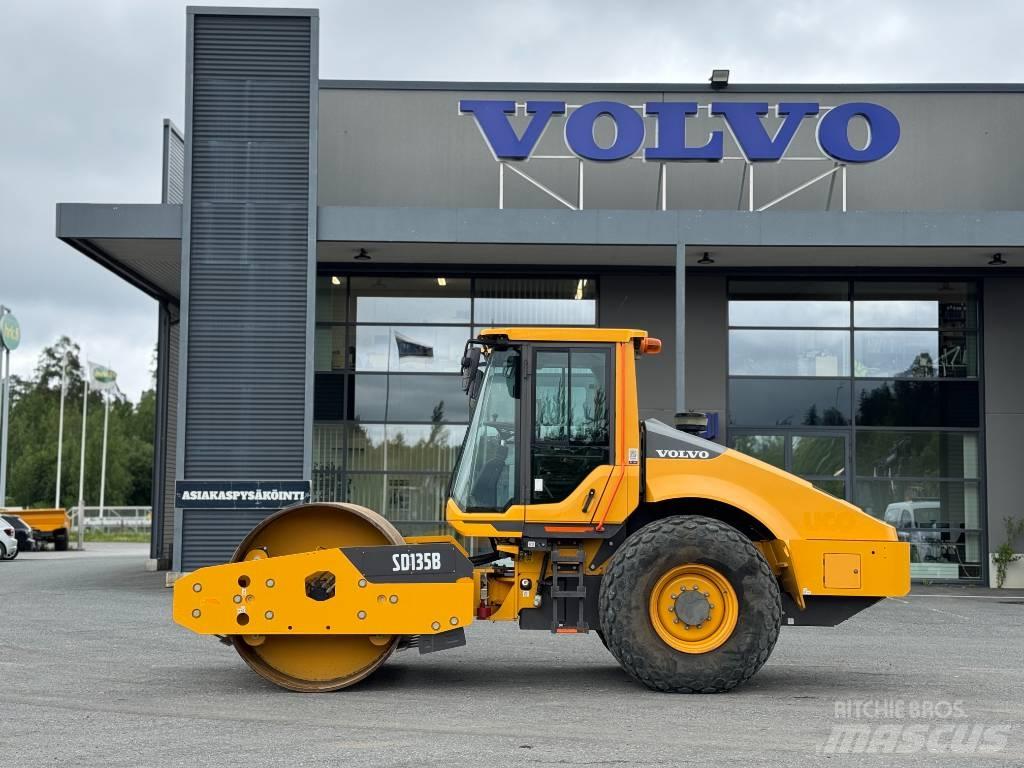 Volvo SD 135 B Еднобарабанни ролки
