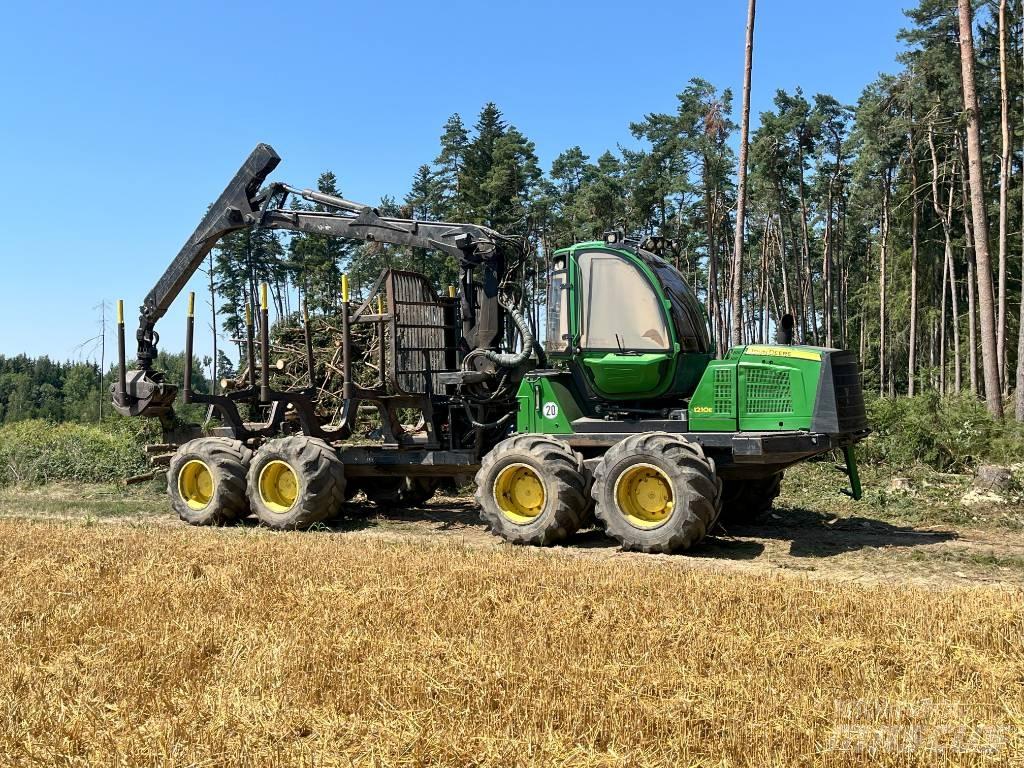 John Deere 1210E Форуардери