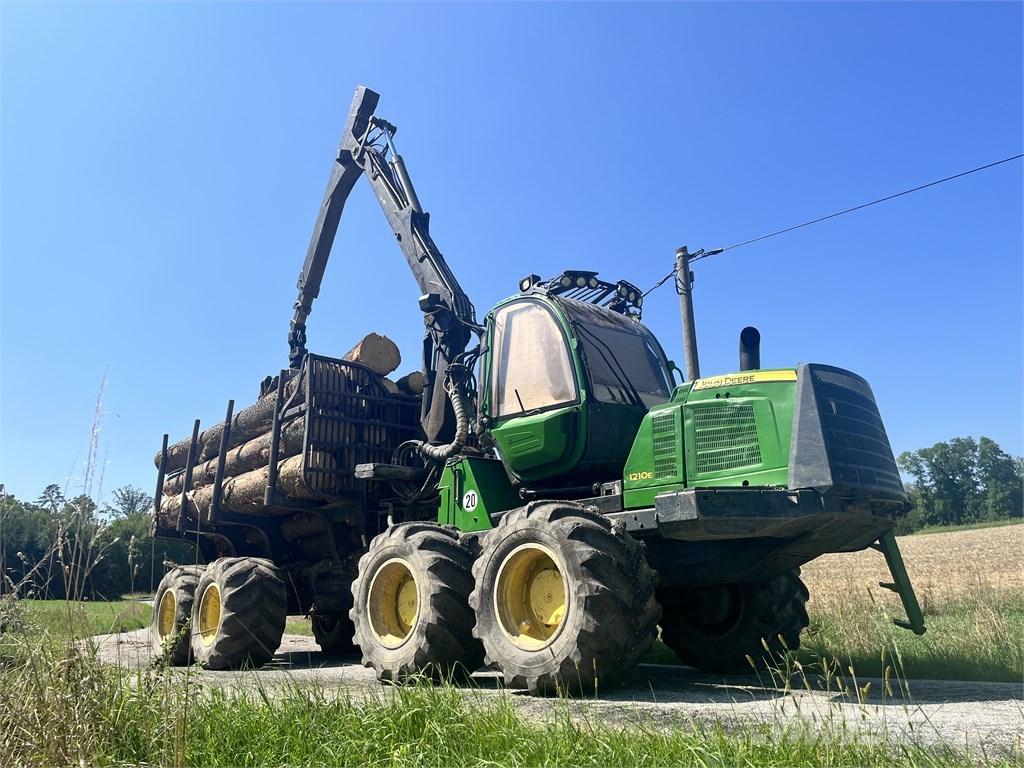John Deere 1210E Форуардери