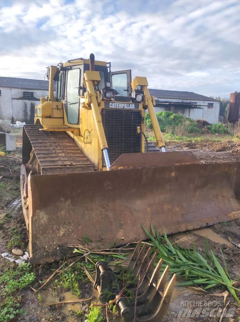 CAT D 6 R LGP II Верижни булдозери
