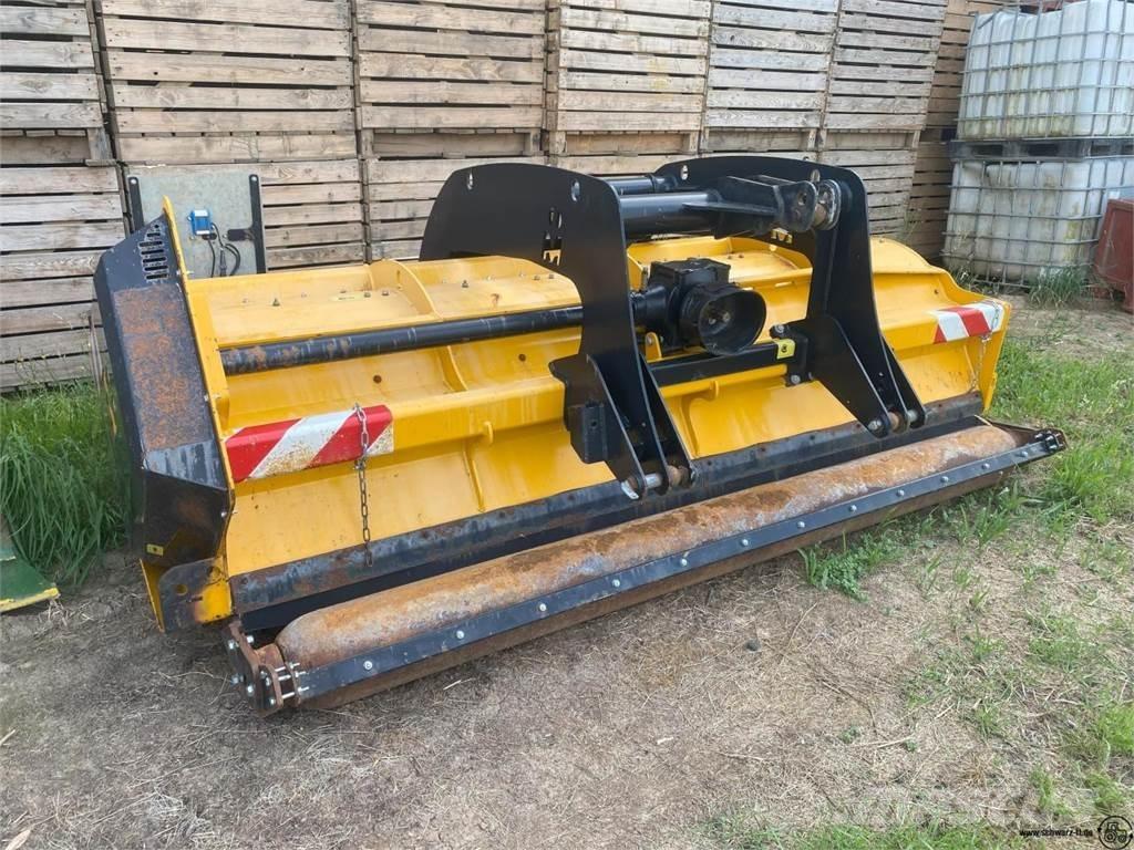 Müthing Farmer 300 Стъблорезачки