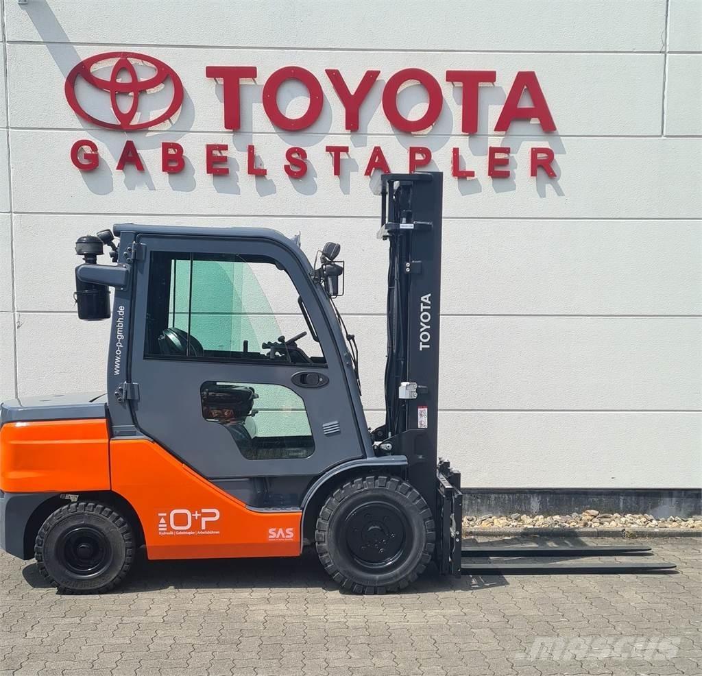 Toyota 52-8FDJF35 Дизелови камиони