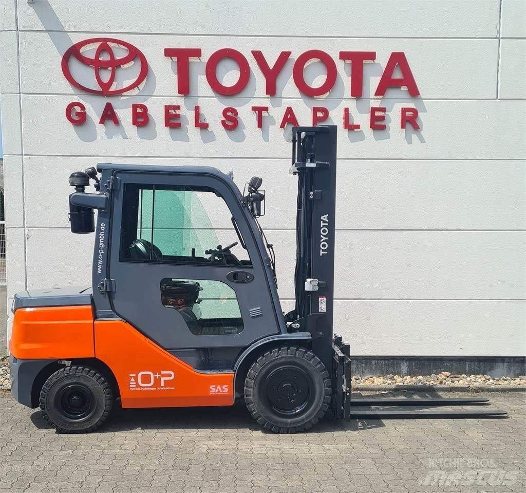 Toyota 52-8FDJF35 Дизелови камиони