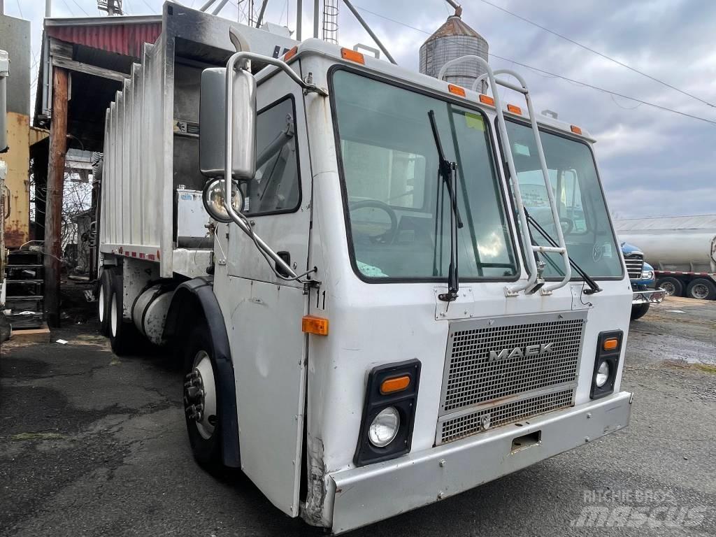 Mack LE613 Камиони за отпадъци