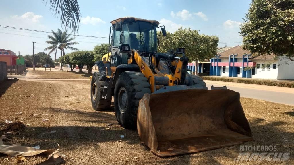 JCB 426 Колесни товарачи