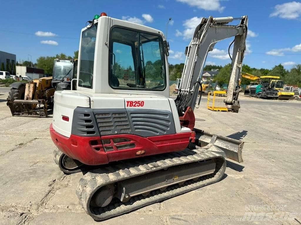 Takeuchi TB250 Мини екскаватори < 7 т