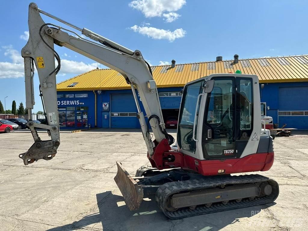 Takeuchi TB250 Мини екскаватори < 7 т