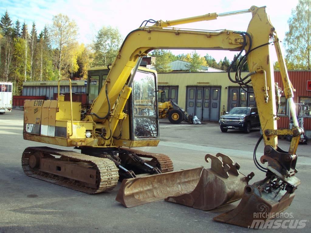 CAT E 70 B Средни екскаватори 7т - 12т