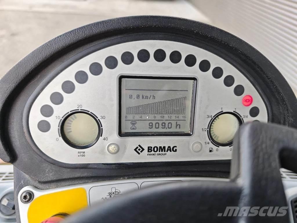 Bomag BW 177 D-5 Пневматични гумени  ролки
