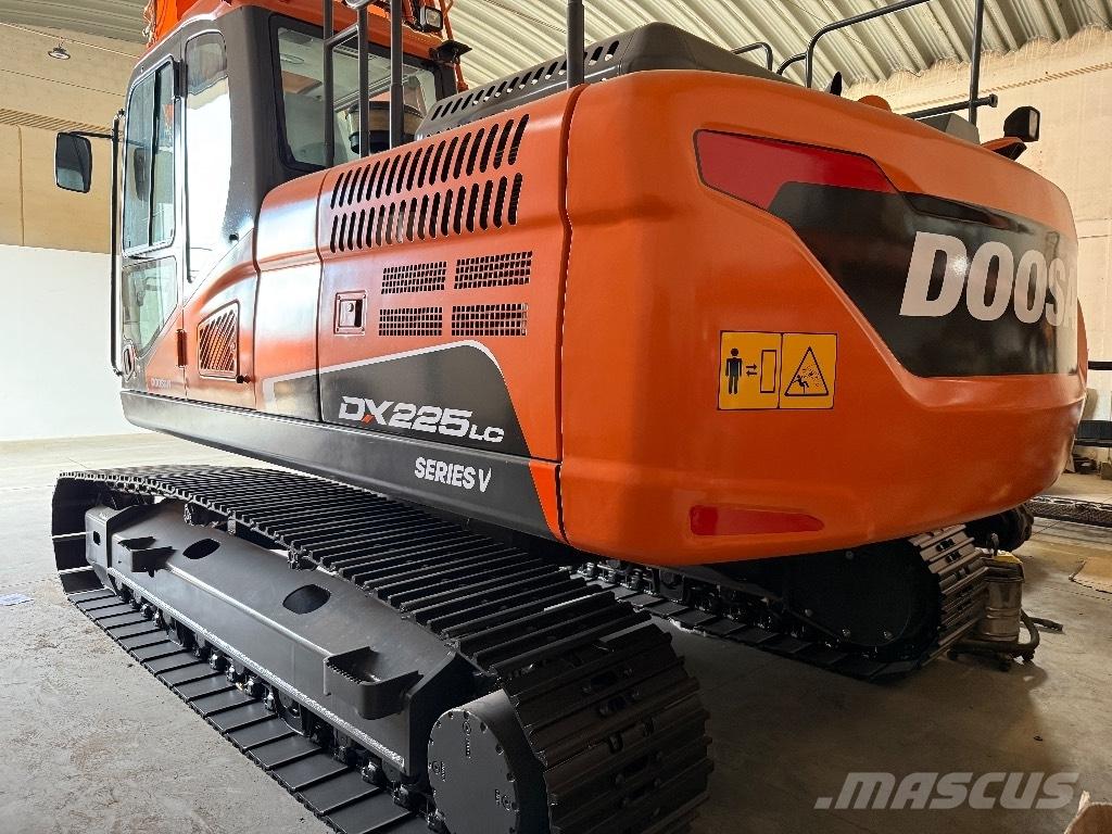  Dossan DX225Lc-5 Верижен екскаватор