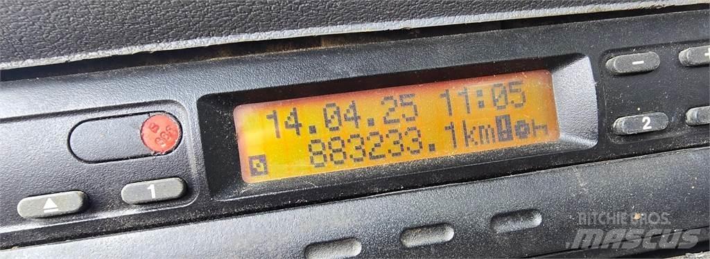 Sisu E12M 8X4 Самосвал