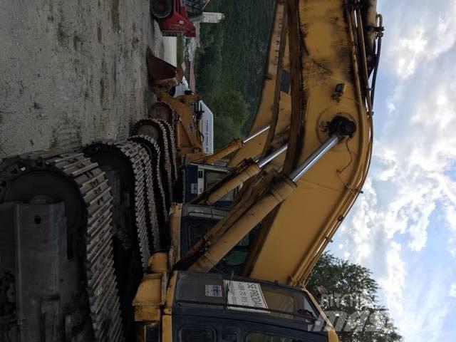 Komatsu 450 Верижен екскаватор