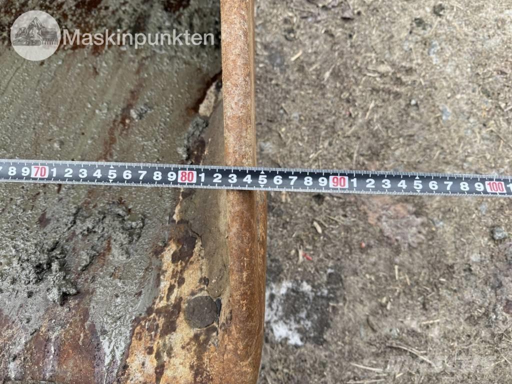 Huddig 960 Товарач със заден ексватор