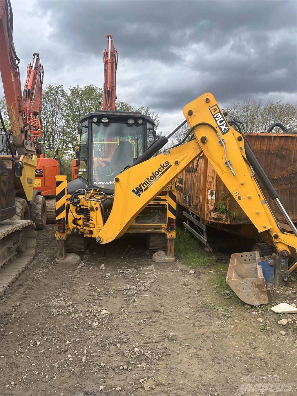JCB 3 CX Товарач със заден ексватор