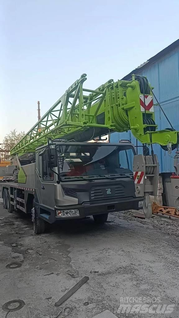 Zoomlion 25吨 Всъдеходни кранове