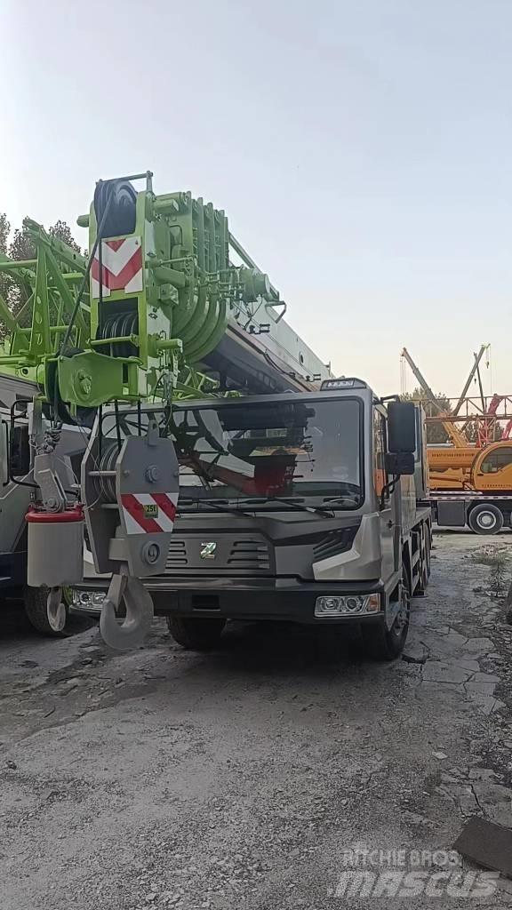 Zoomlion 25吨 Всъдеходни кранове