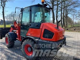 Kubota R 082 Колесни товарачи