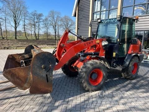 Kubota R 082 Колесни товарачи