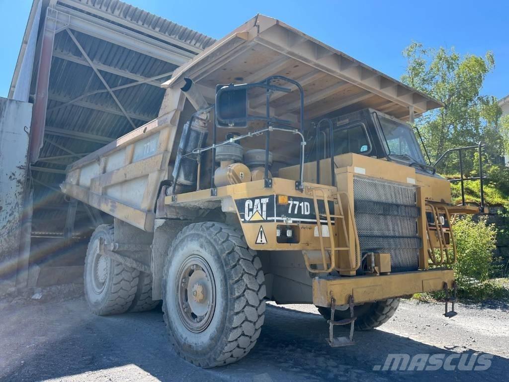 CAT 771D Твърди самосвали
