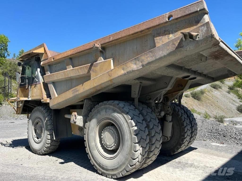 CAT 771D Твърди самосвали
