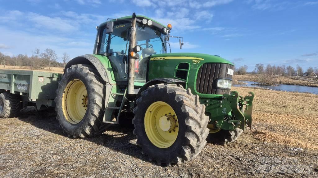 John Deere 7530 Трактори
