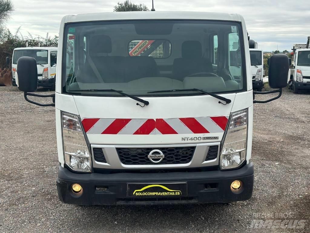 Nissan NT 400 Пикапи