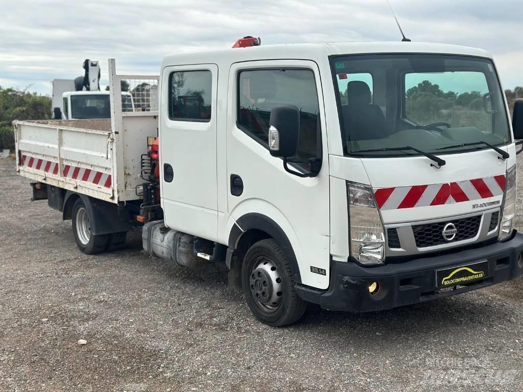Nissan NT 400 Пикапи