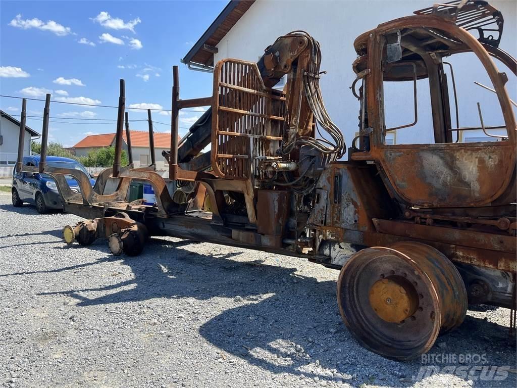 John Deere 1110E Форуардери
