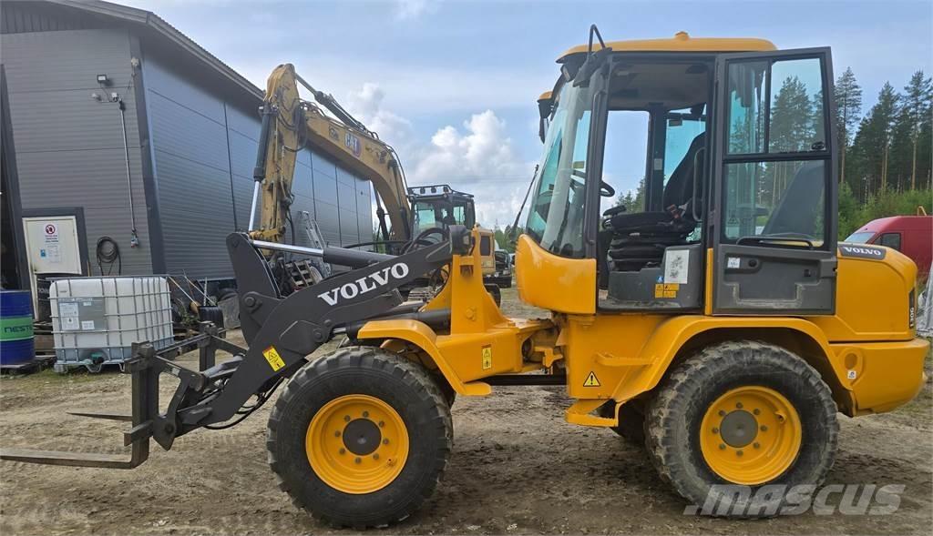 Volvo L30G Колесни товарачи