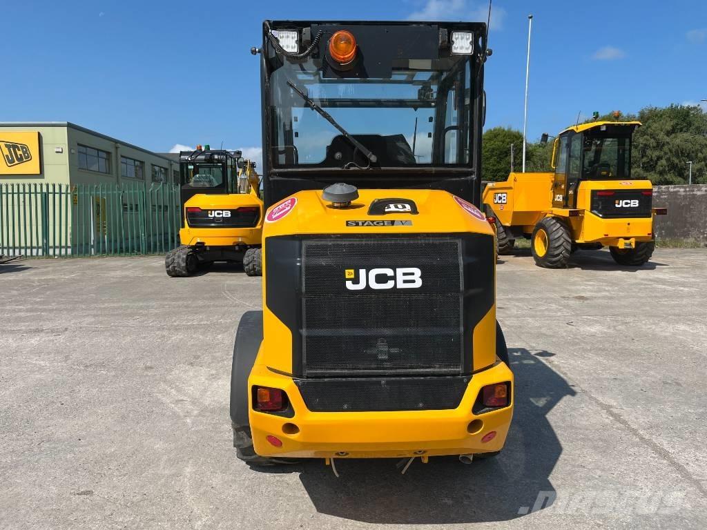 JCB 403ag plus Трактори