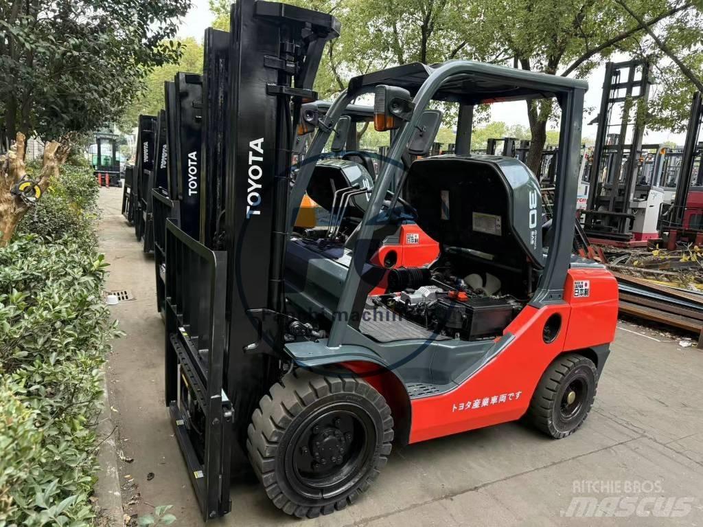 Toyota FDZN 30 Дизелови камиони