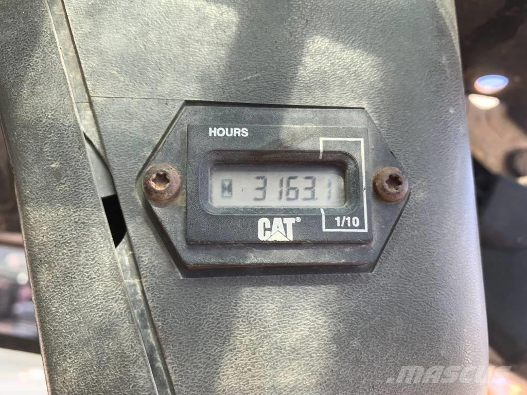CAT 277 Мини товарачи
